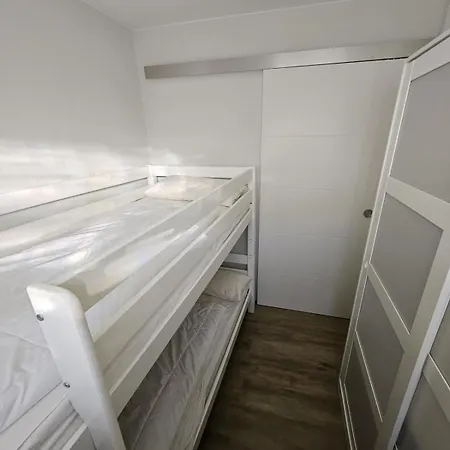 Snug Apartment *